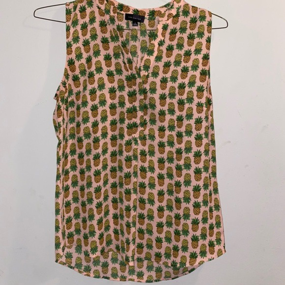 The Limited pineapple print sleeveless blouse - Picture 2 of 5
